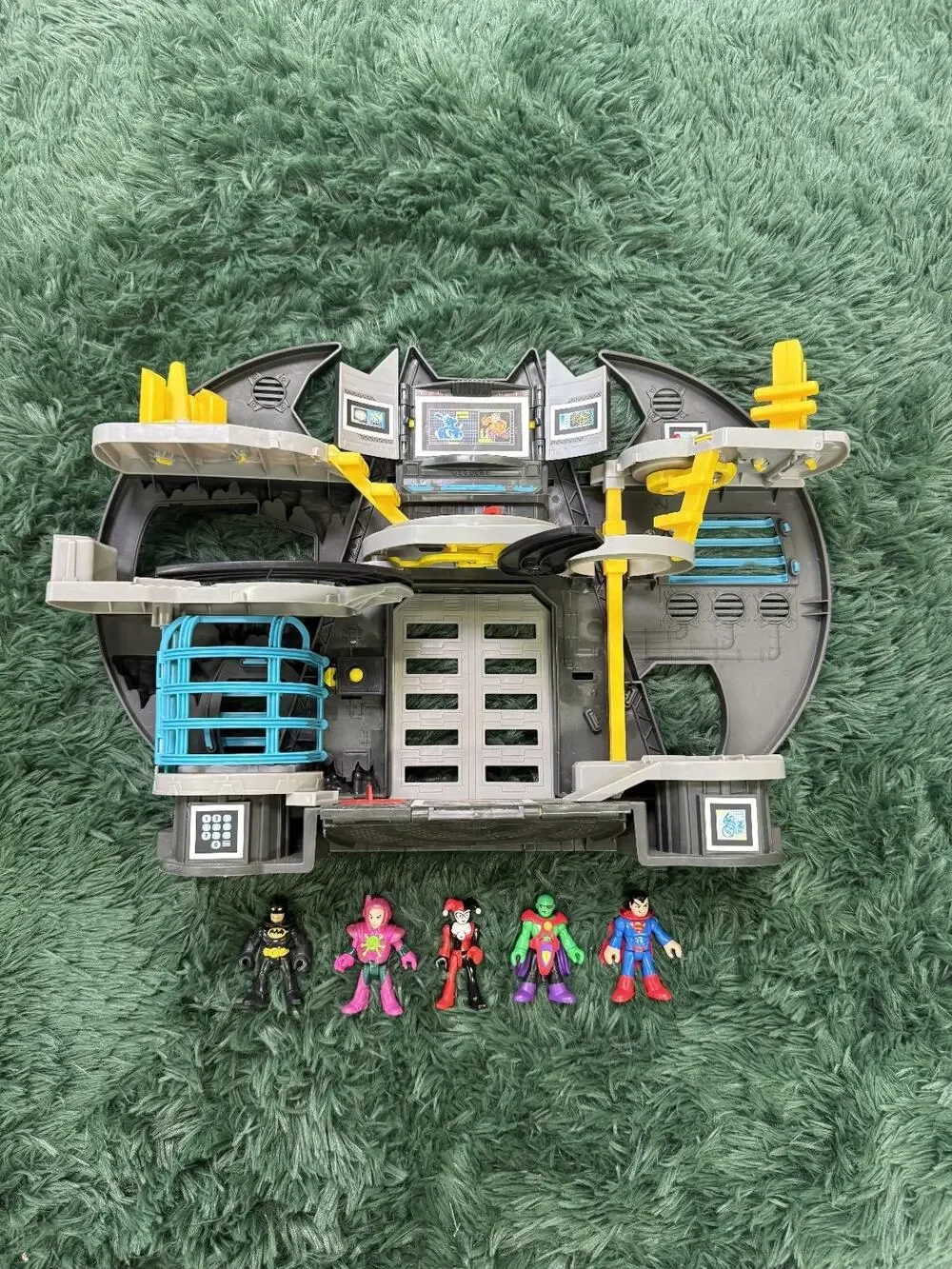 Imaginext DC Super Friends Batcave Playset with 5 Action Figures